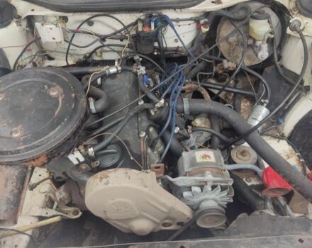 Белый Ауди 100, объемом двигателя 1.8 л и пробегом 380 тыс. км за 1300 $, фото 8 на Automoto.ua