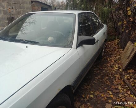 Белый Ауди 100, объемом двигателя 1.8 л и пробегом 380 тыс. км за 1300 $, фото 2 на Automoto.ua