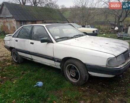 Белый Ауди 100, объемом двигателя 2 л и пробегом 350 тыс. км за 750 $, фото 9 на Automoto.ua