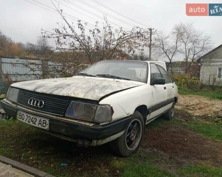 Белый Ауди 100, объемом двигателя 2 л и пробегом 350 тыс. км за 750 $, фото 3 на Automoto.ua