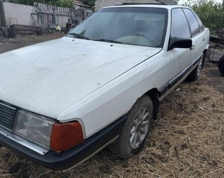 Белый Ауди 100, объемом двигателя 2 л и пробегом 400 тыс. км за 700 $, фото 7 на Automoto.ua