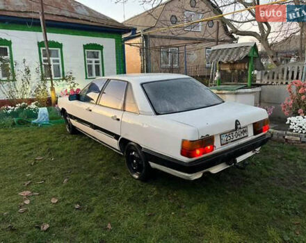 Белый Ауди 100, объемом двигателя 1.8 л и пробегом 300 тыс. км за 779 $, фото 3 на Automoto.ua