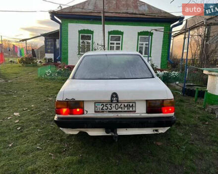Белый Ауди 100, объемом двигателя 1.8 л и пробегом 300 тыс. км за 779 $, фото 4 на Automoto.ua