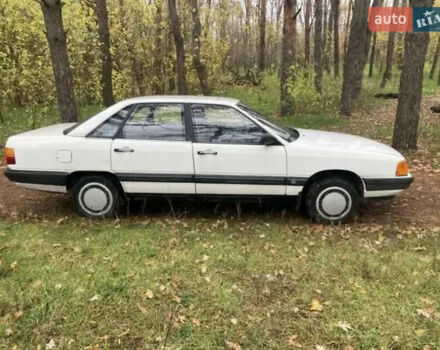 Белый Ауди 100, объемом двигателя 1.8 л и пробегом 200 тыс. км за 1850 $, фото 6 на Automoto.ua