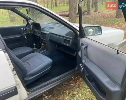 Белый Ауди 100, объемом двигателя 1.8 л и пробегом 200 тыс. км за 1850 $, фото 13 на Automoto.ua