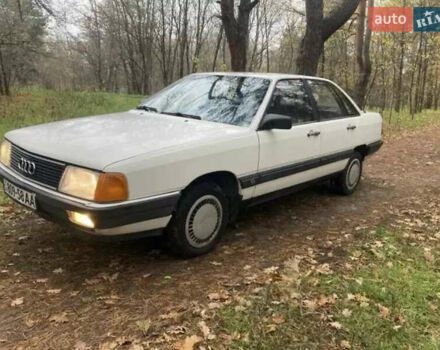 Белый Ауди 100, объемом двигателя 1.8 л и пробегом 200 тыс. км за 1850 $, фото 5 на Automoto.ua