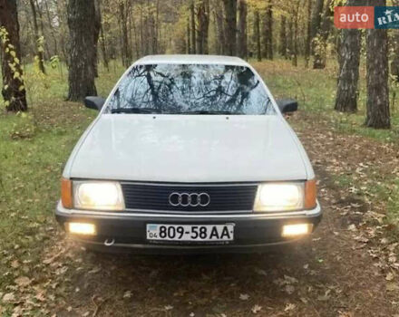 Белый Ауди 100, объемом двигателя 1.8 л и пробегом 200 тыс. км за 1850 $, фото 2 на Automoto.ua