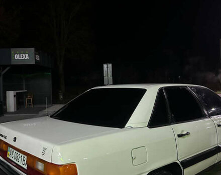 Білий Ауді 100, об'ємом двигуна 2.2 л та пробігом 401 тис. км за 1700 $, фото 2 на Automoto.ua