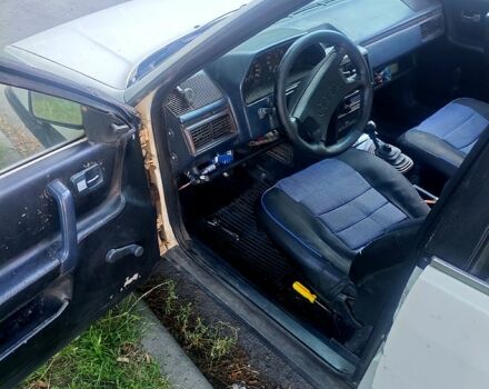 Білий Ауді 100, об'ємом двигуна 1.8 л та пробігом 200 тис. км за 600 $, фото 4 на Automoto.ua