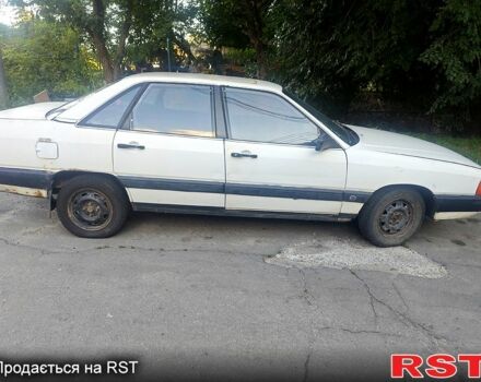 Білий Ауді 100, об'ємом двигуна 1.8 л та пробігом 200 тис. км за 600 $, фото 6 на Automoto.ua