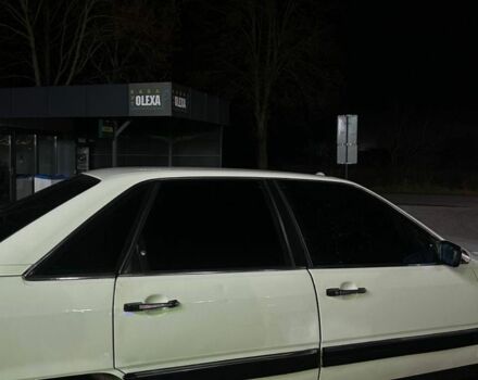 Білий Ауді 100, об'ємом двигуна 2.2 л та пробігом 401 тис. км за 1700 $, фото 4 на Automoto.ua