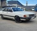 Белый Ауди 100, объемом двигателя 1.8 л и пробегом 350 тыс. км за 650 $, фото 1 на Automoto.ua