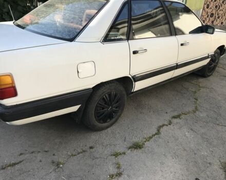Белый Ауди 100, объемом двигателя 1.8 л и пробегом 285 тыс. км за 850 $, фото 2 на Automoto.ua