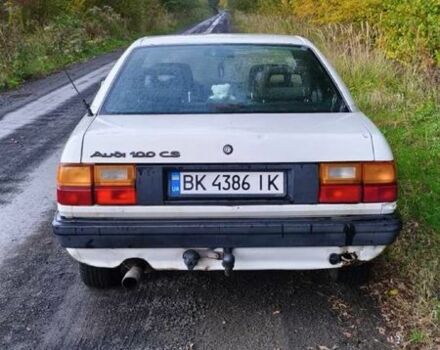 Белый Ауди 100, объемом двигателя 1.8 л и пробегом 450 тыс. км за 1800 $, фото 1 на Automoto.ua