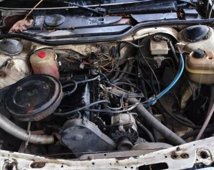 Белый Ауди 100, объемом двигателя 1.8 л и пробегом 450 тыс. км за 1800 $, фото 4 на Automoto.ua