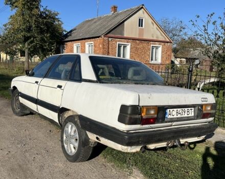 Белый Ауди 100, объемом двигателя 2.3 л и пробегом 300 тыс. км за 470 $, фото 5 на Automoto.ua