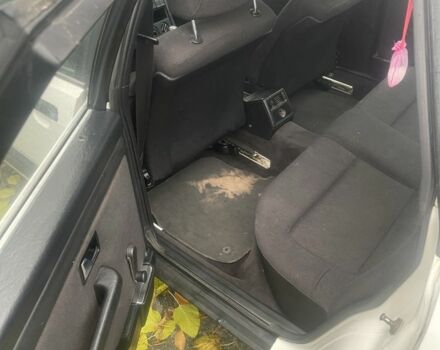 Белый Ауди 100, объемом двигателя 1.8 л и пробегом 350 тыс. км за 1200 $, фото 3 на Automoto.ua