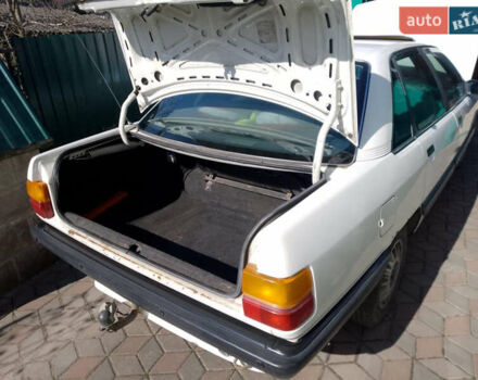 Белый Ауди 100, объемом двигателя 1.8 л и пробегом 400 тыс. км за 1600 $, фото 1 на Automoto.ua