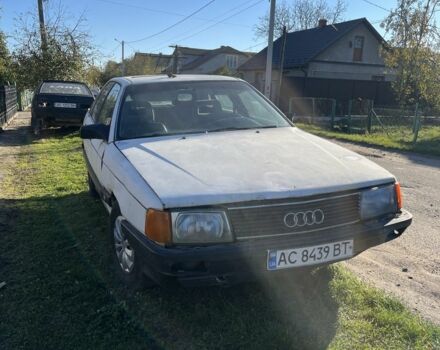 Белый Ауди 100, объемом двигателя 2.3 л и пробегом 300 тыс. км за 470 $, фото 1 на Automoto.ua