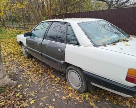 Белый Ауди 100, объемом двигателя 2 л и пробегом 240 тыс. км за 834 $, фото 1 на Automoto.ua