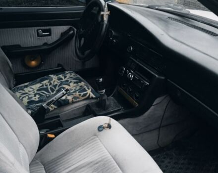 Белый Ауди 100, объемом двигателя 0 л и пробегом 100 тыс. км за 450 $, фото 1 на Automoto.ua