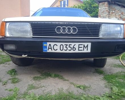 Білий Ауді 100, об'ємом двигуна 1.8 л та пробігом 345 тис. км за 1350 $, фото 3 на Automoto.ua