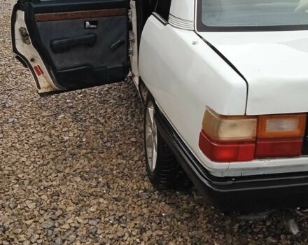 Белый Ауди 100, объемом двигателя 1.8 л и пробегом 315 тыс. км за 800 $, фото 6 на Automoto.ua