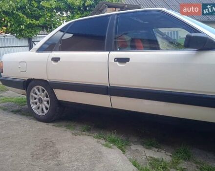 Белый Ауди 100, объемом двигателя 1.8 л и пробегом 55 тыс. км за 1650 $, фото 2 на Automoto.ua
