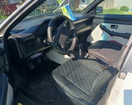 Білий Ауді 100, об'ємом двигуна 1.8 л та пробігом 400 тис. км за 1150 $, фото 2 на Automoto.ua