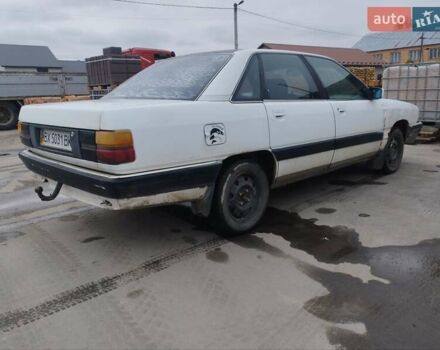 Белый Ауди 100, объемом двигателя 1.76 л и пробегом 400 тыс. км за 850 $, фото 1 на Automoto.ua