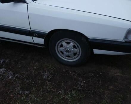 Белый Ауди 100, объемом двигателя 2 л и пробегом 300 тыс. км за 1000 $, фото 3 на Automoto.ua