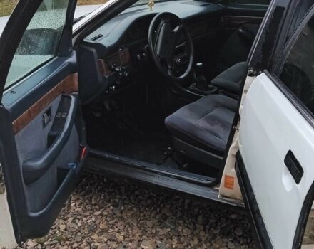 Белый Ауди 100, объемом двигателя 1.8 л и пробегом 315 тыс. км за 800 $, фото 3 на Automoto.ua