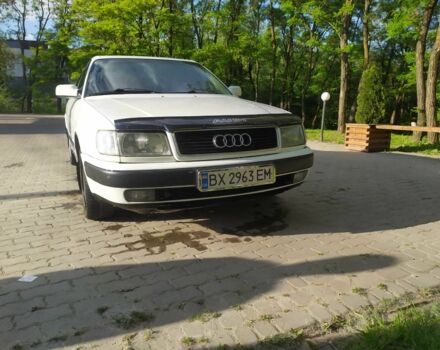 Белый Ауди 100, объемом двигателя 2.3 л и пробегом 297 тыс. км за 2100 $, фото 1 на Automoto.ua