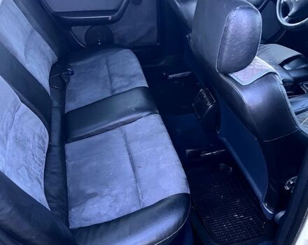 Белый Ауди 100, объемом двигателя 2 л и пробегом 400 тыс. км за 2400 $, фото 6 на Automoto.ua