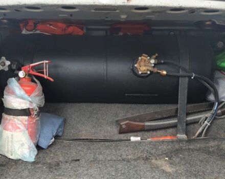 Білий Ауді 100, об'ємом двигуна 2 л та пробігом 330 тис. км за 2500 $, фото 7 на Automoto.ua