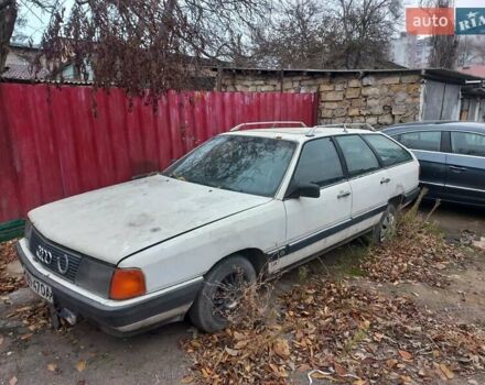 Белый Ауди 100, объемом двигателя 2.2 л и пробегом 100 тыс. км за 600 $, фото 1 на Automoto.ua