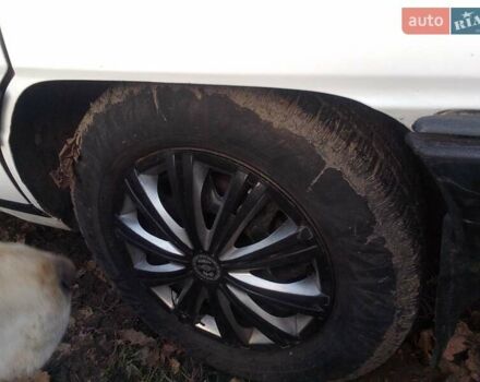 Белый Ауди 100, объемом двигателя 1.8 л и пробегом 375 тыс. км за 2200 $, фото 10 на Automoto.ua