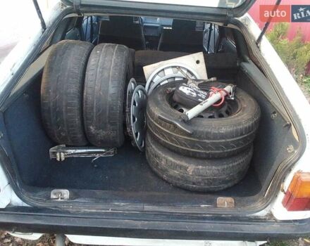 Белый Ауди 100, объемом двигателя 1.8 л и пробегом 375 тыс. км за 2200 $, фото 5 на Automoto.ua