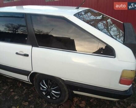 Белый Ауди 100, объемом двигателя 1.8 л и пробегом 375 тыс. км за 2200 $, фото 2 на Automoto.ua