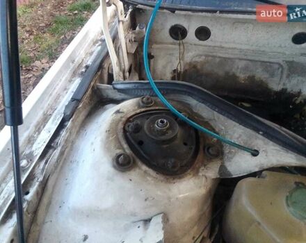 Белый Ауди 100, объемом двигателя 1.8 л и пробегом 375 тыс. км за 2200 $, фото 18 на Automoto.ua