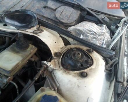 Белый Ауди 100, объемом двигателя 1.8 л и пробегом 375 тыс. км за 2200 $, фото 21 на Automoto.ua