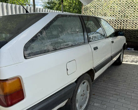 Белый Ауди 100, объемом двигателя 2 л и пробегом 468 тыс. км за 1800 $, фото 2 на Automoto.ua