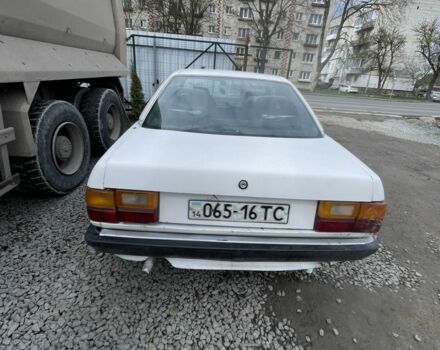 Белый Ауди 100, объемом двигателя 1.8 л и пробегом 1000 тыс. км за 600 $, фото 1 на Automoto.ua