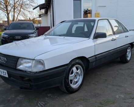 Белый Ауди 100, объемом двигателя 2 л и пробегом 200 тыс. км за 800 $, фото 1 на Automoto.ua