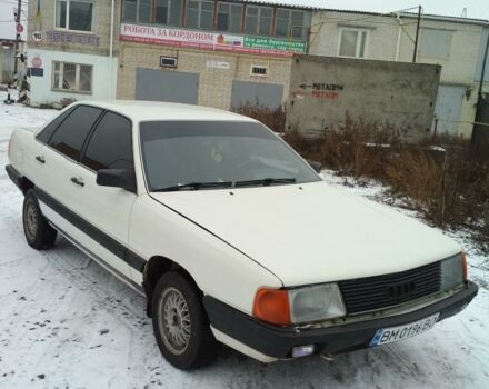 Белый Ауди 100, объемом двигателя 1.8 л и пробегом 350 тыс. км за 2700 $, фото 1 на Automoto.ua