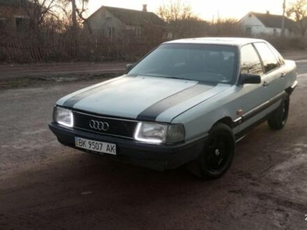 Білий Ауді 100, об'ємом двигуна 1.8 л та пробігом 300 тис. км за 650 $, фото 1 на Automoto.ua