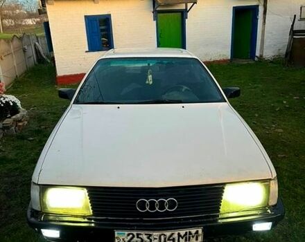 Белый Ауди 100, объемом двигателя 1.8 л и пробегом 250 тыс. км за 780 $, фото 1 на Automoto.ua