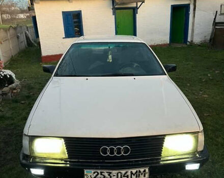 Белый Ауди 100, объемом двигателя 1.8 л и пробегом 300 тыс. км за 779 $, фото 1 на Automoto.ua