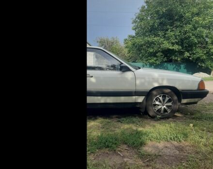 Белый Ауди 100, объемом двигателя 2.2 л и пробегом 168 тыс. км за 2500 $, фото 1 на Automoto.ua