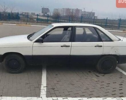 Білий Ауді 100, об'ємом двигуна 2 л та пробігом 200 тис. км за 1000 $, фото 1 на Automoto.ua